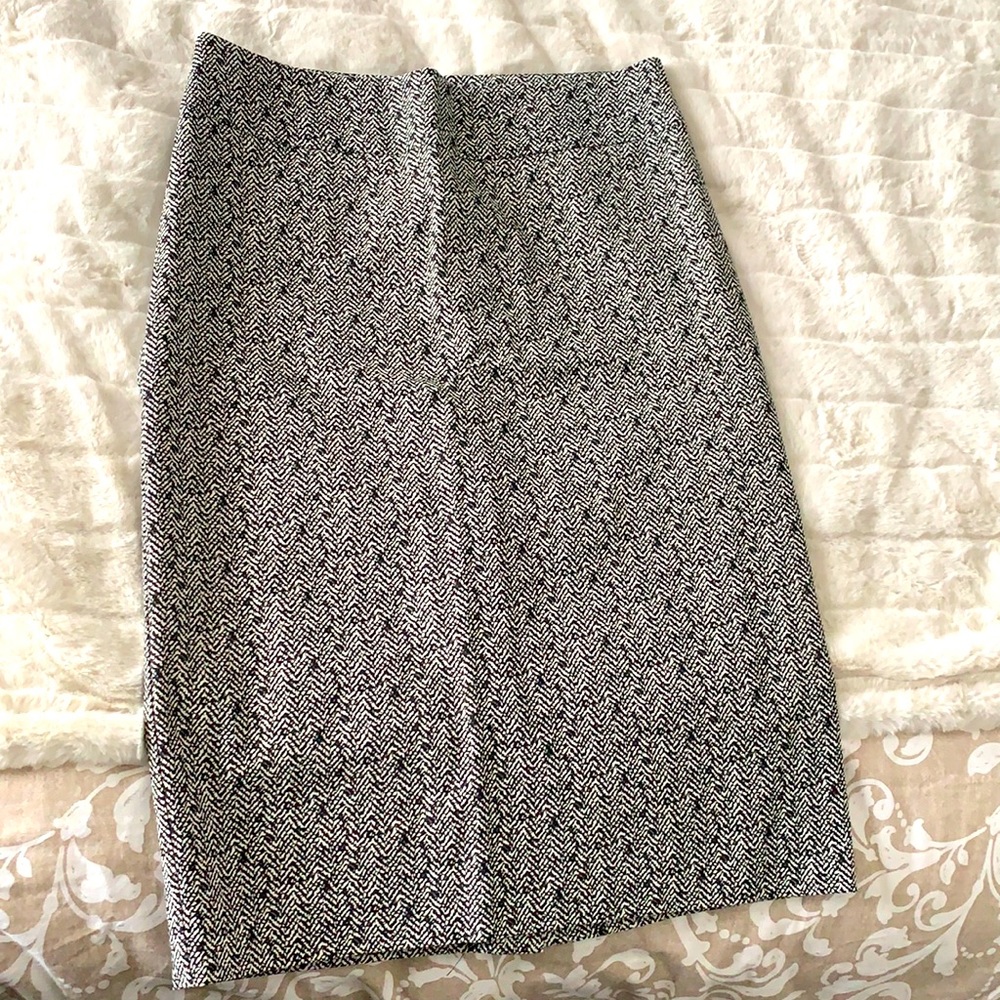 Stretch black/white  skirt